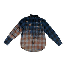 Load image into Gallery viewer, Volcano Top Bleach Dye Flannel - M

