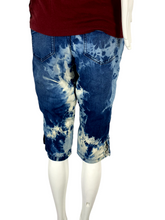 Load image into Gallery viewer, Crumple Bleach  Dye Capri Jeans- 6p
