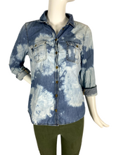 Load image into Gallery viewer, Blue Burst Long Sleeve Button Down- S/M
