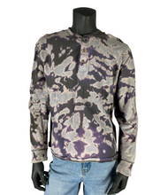 Load image into Gallery viewer, Bleach Dye Quarter Button Long Sleeve - L
