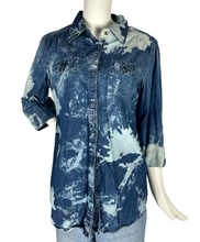Load image into Gallery viewer, 3/4 Sleeve Button Down - L
